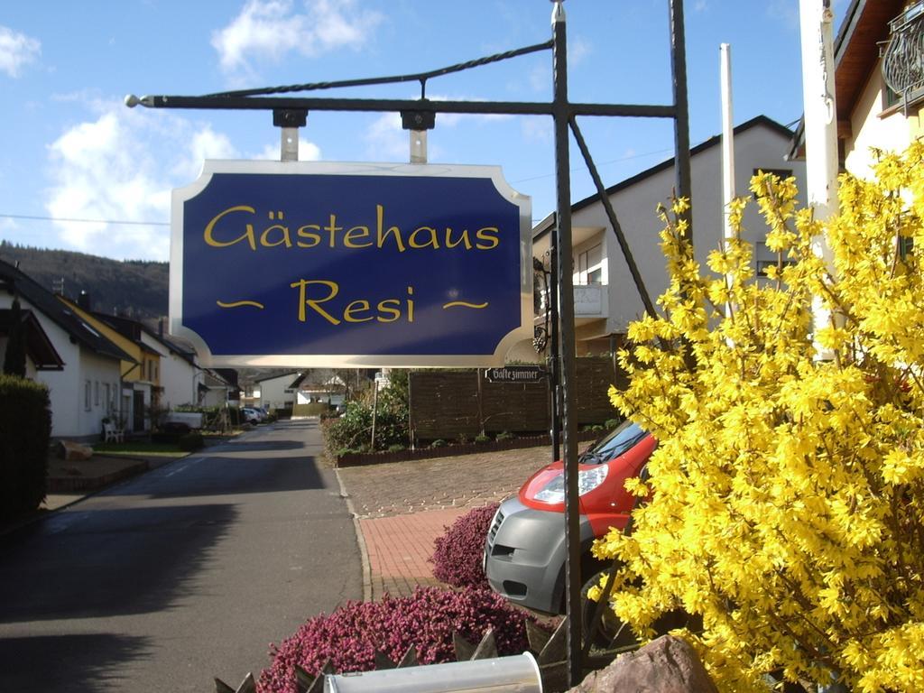 Hotel Gaestehaus Resi à Zeltingen-Rachtig Extérieur photo