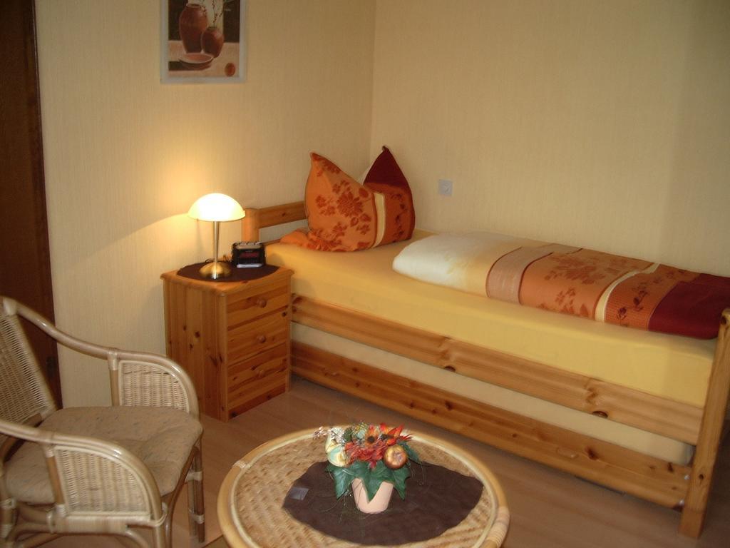 Hotel Gaestehaus Resi à Zeltingen-Rachtig Chambre photo