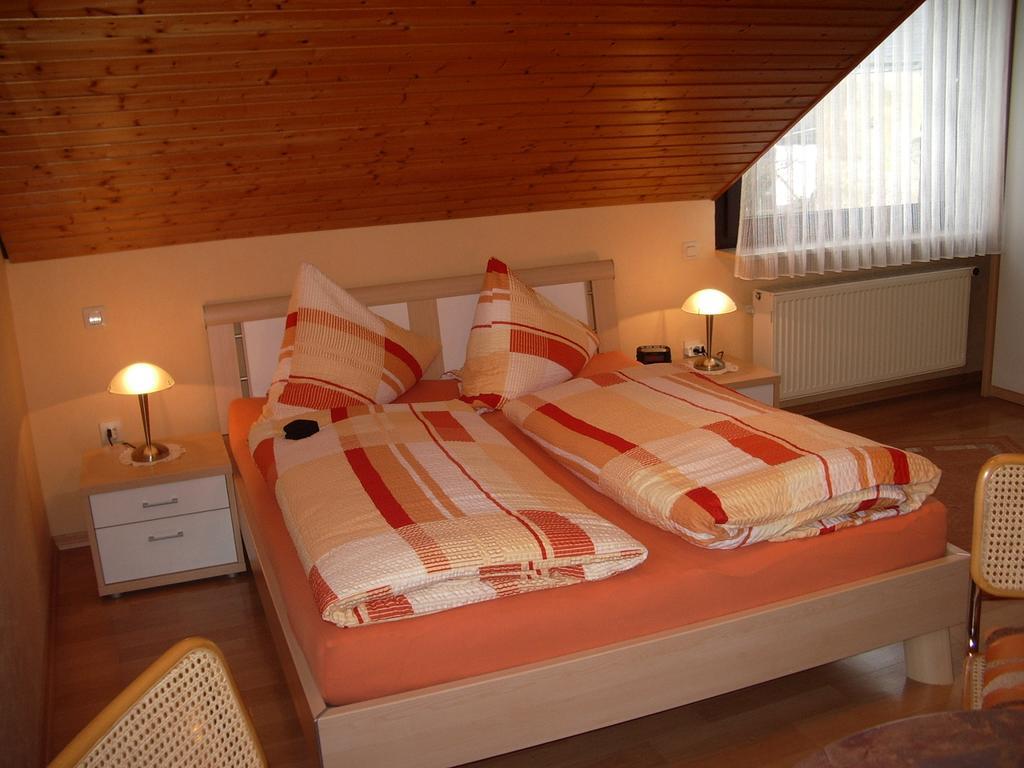 Hotel Gaestehaus Resi à Zeltingen-Rachtig Chambre photo